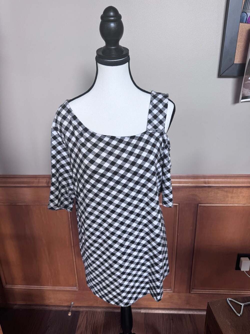 Isaac Mizrahi Live Asymmetrical Top Size L Black White Gingham Check